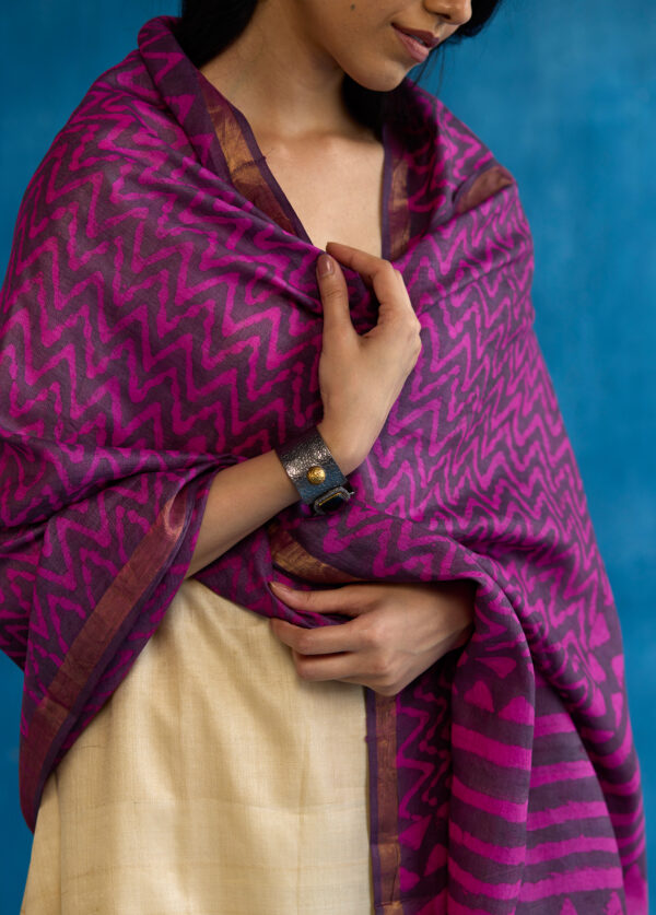 Royal Fuchsia Shibori Kosa Silk Dupatta - Image 3