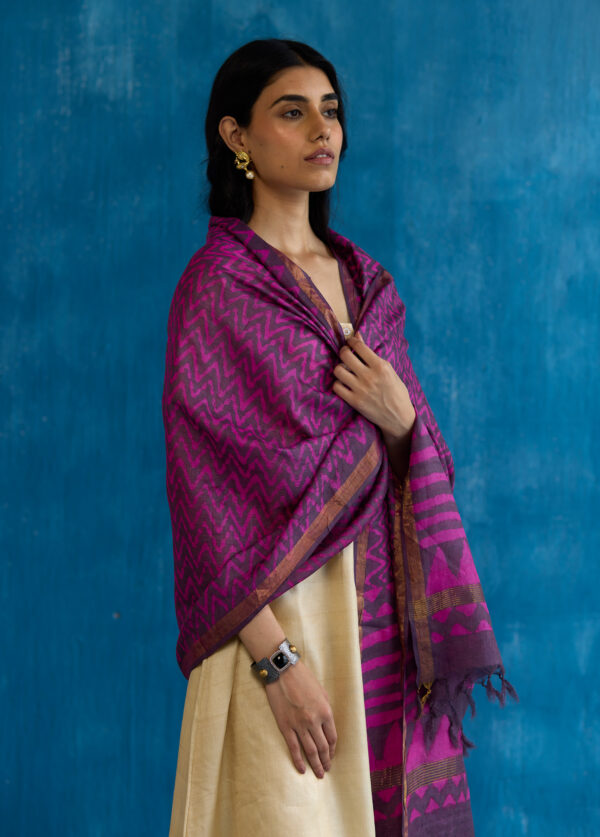 Royal Fuchsia Shibori Kosa Silk Dupatta - Image 2