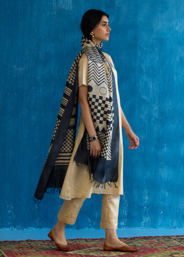 Bold Patterns Kosa Silk Dupatta