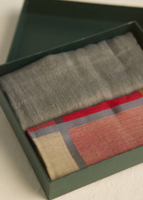 Modern Heritage Wool Stole Set