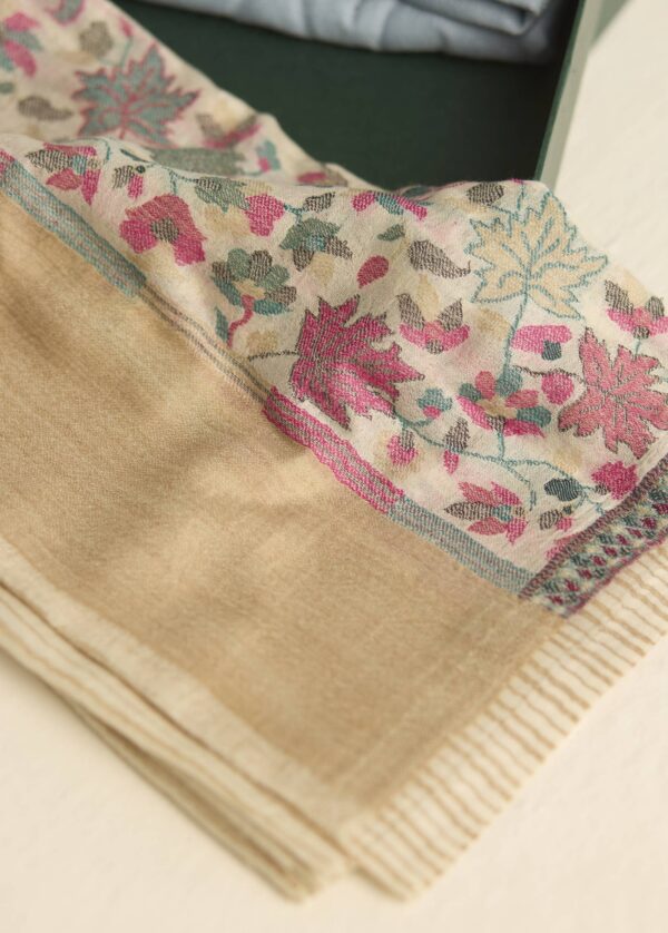 Serene Elegance Wool Stole Set - Image 2