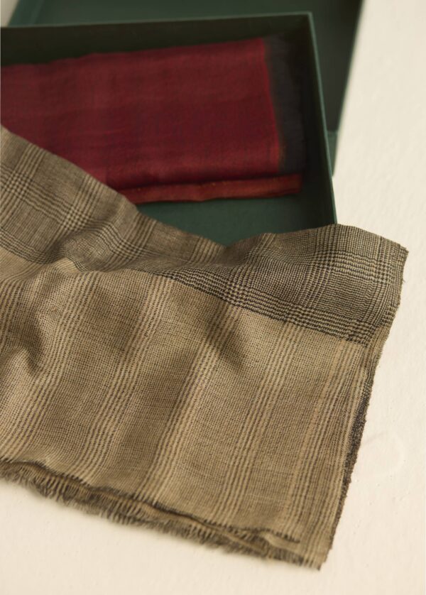 Regal Classic Wool Stole Set - Image 2