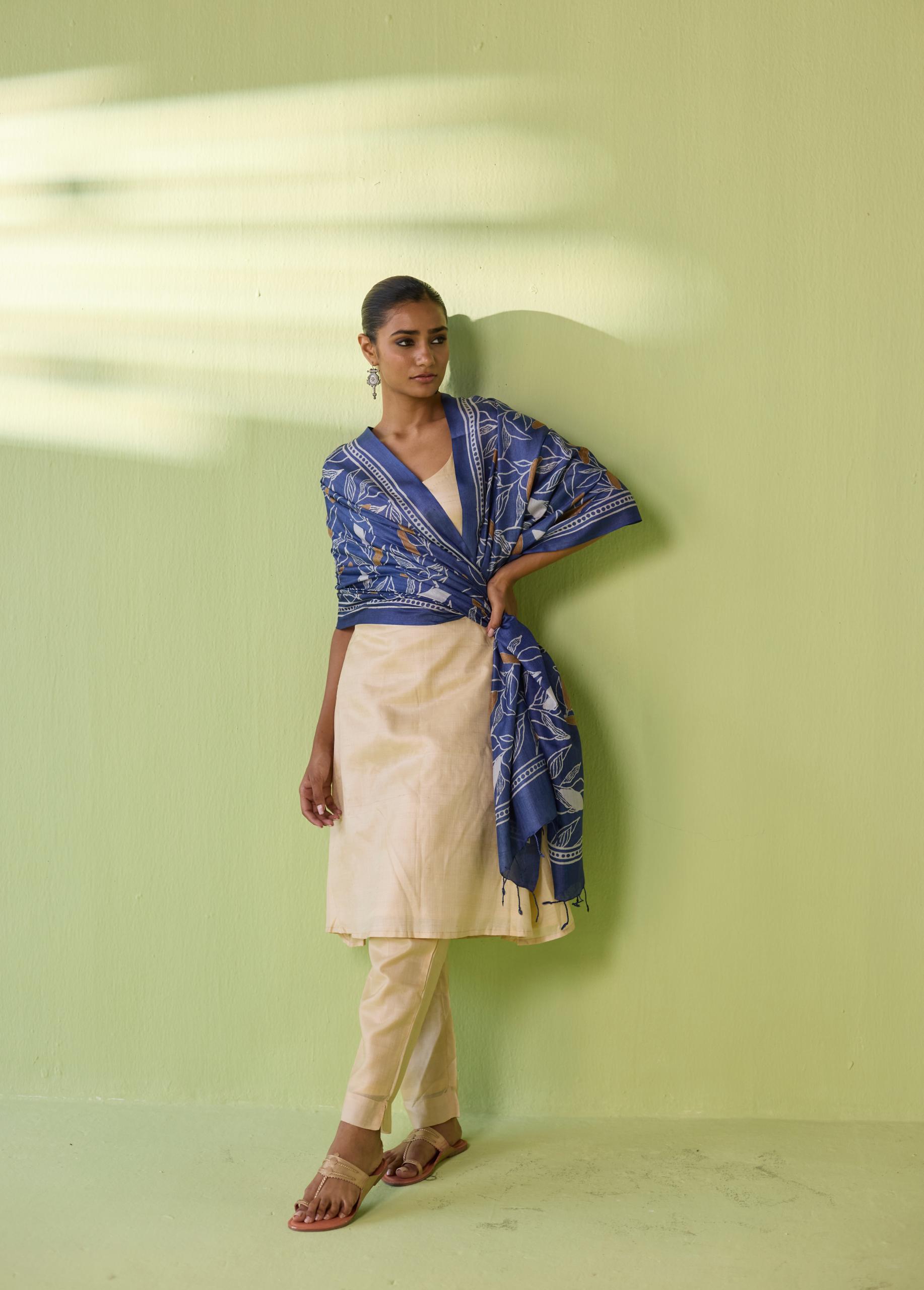 Neelpatra Kosa Silk Leaf Motif Dupatta - Image 5