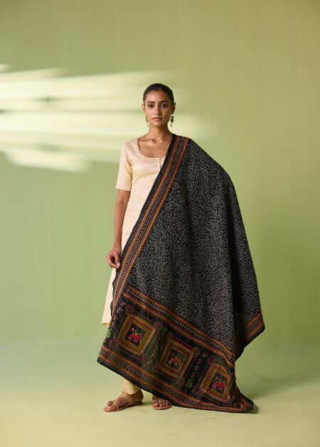 Kaali Maru Kosa Silk Marwadi Dupatta