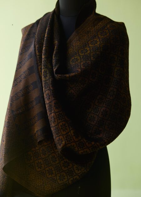 Noir Fleur Fine Wool Stole
